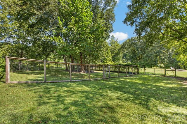 73 Hudson Hollow, Horse Shoe, NC 28742