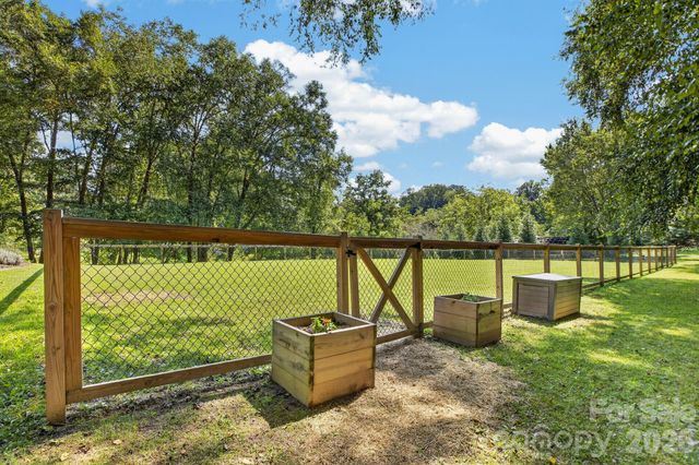 73 Hudson Hollow, Horse Shoe, NC 28742