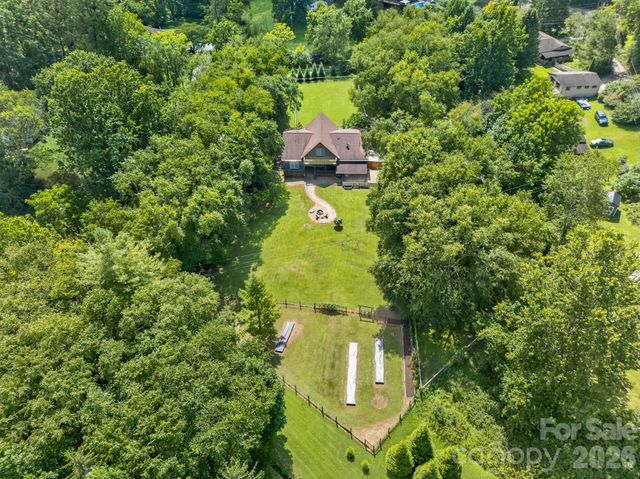 73 Hudson Hollow, Horse Shoe, NC 28742