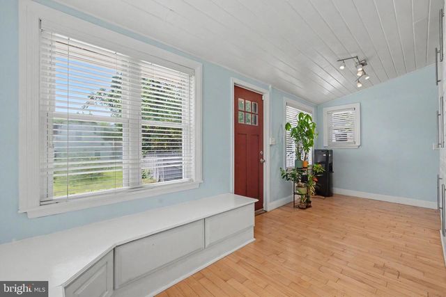 8608 WOODLAWN CT, Alexandria, VA 22309