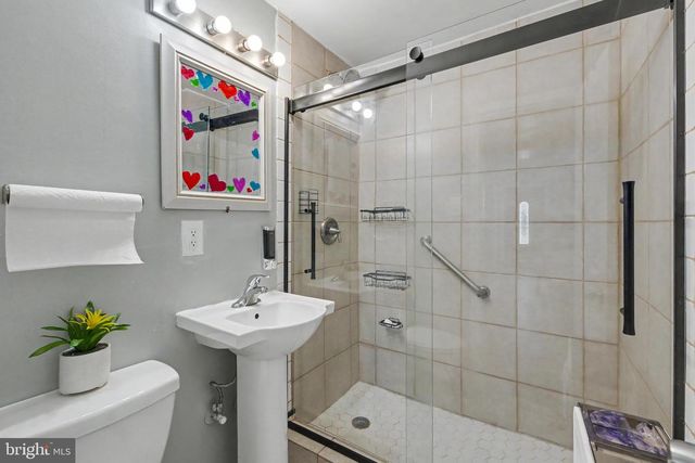 8608 WOODLAWN CT, Alexandria, VA 22309