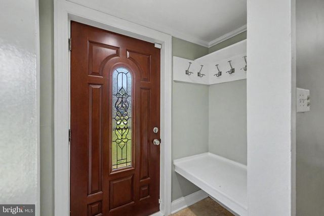 8608 WOODLAWN CT, Alexandria, VA 22309