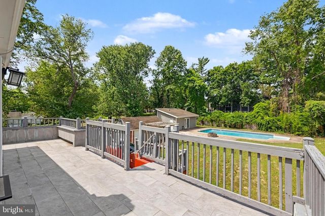 8608 WOODLAWN CT, Alexandria, VA 22309