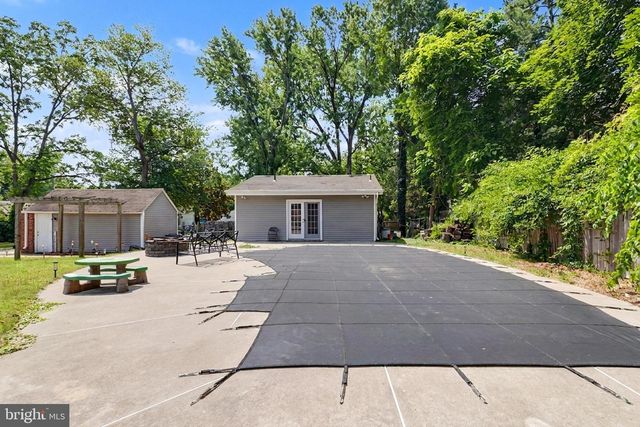 8608 WOODLAWN CT, Alexandria, VA 22309