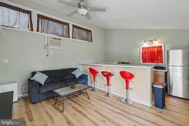 8608 WOODLAWN CT, Alexandria, VA 22309