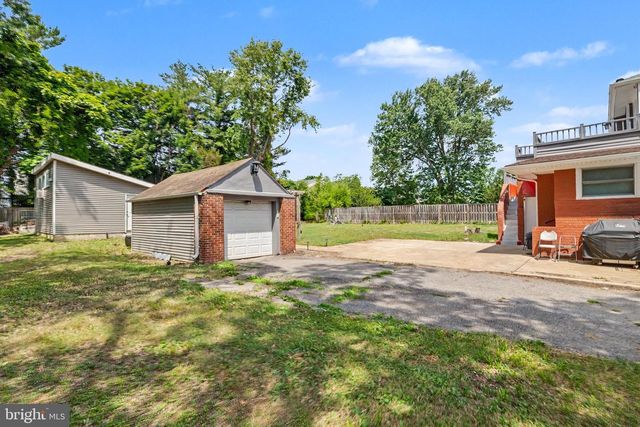 8608 WOODLAWN CT, Alexandria, VA 22309