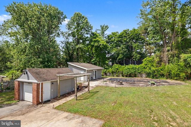 8608 WOODLAWN CT, Alexandria, VA 22309