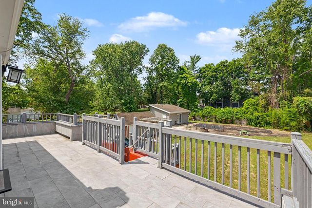 8608 WOODLAWN CT, Alexandria, VA 22309