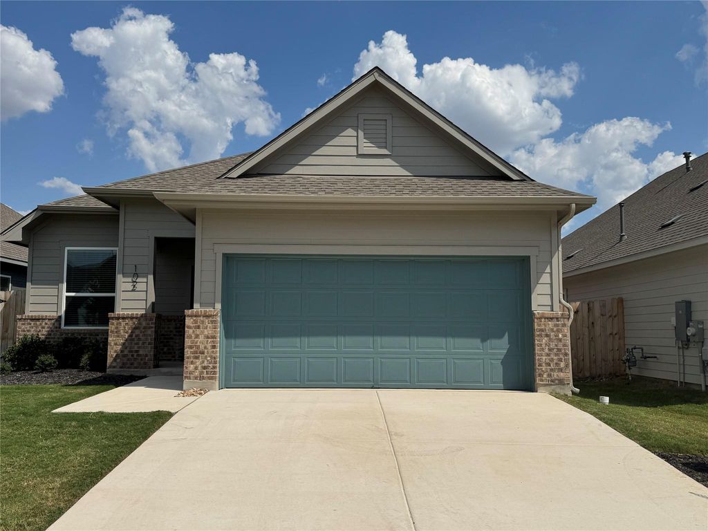 102 Corn LN, Hutto, TX 78634