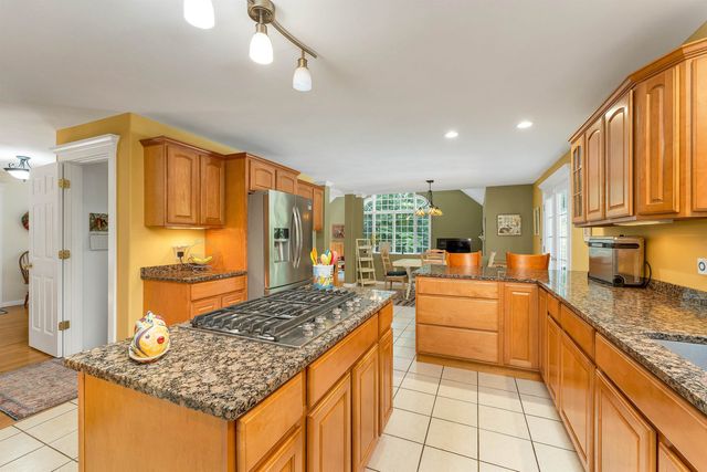 52 Riverdale Road, New Boston, NH 03070