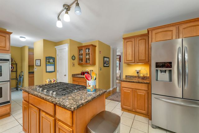 52 Riverdale Road, New Boston, NH 03070