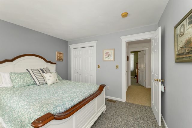 52 Riverdale Road, New Boston, NH 03070