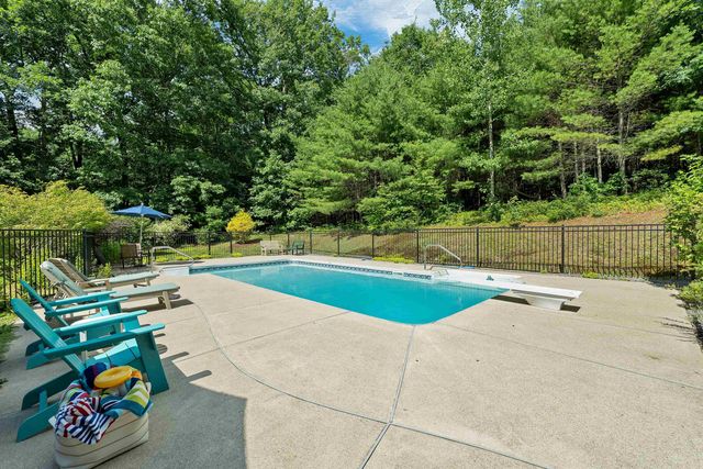 52 Riverdale Road, New Boston, NH 03070
