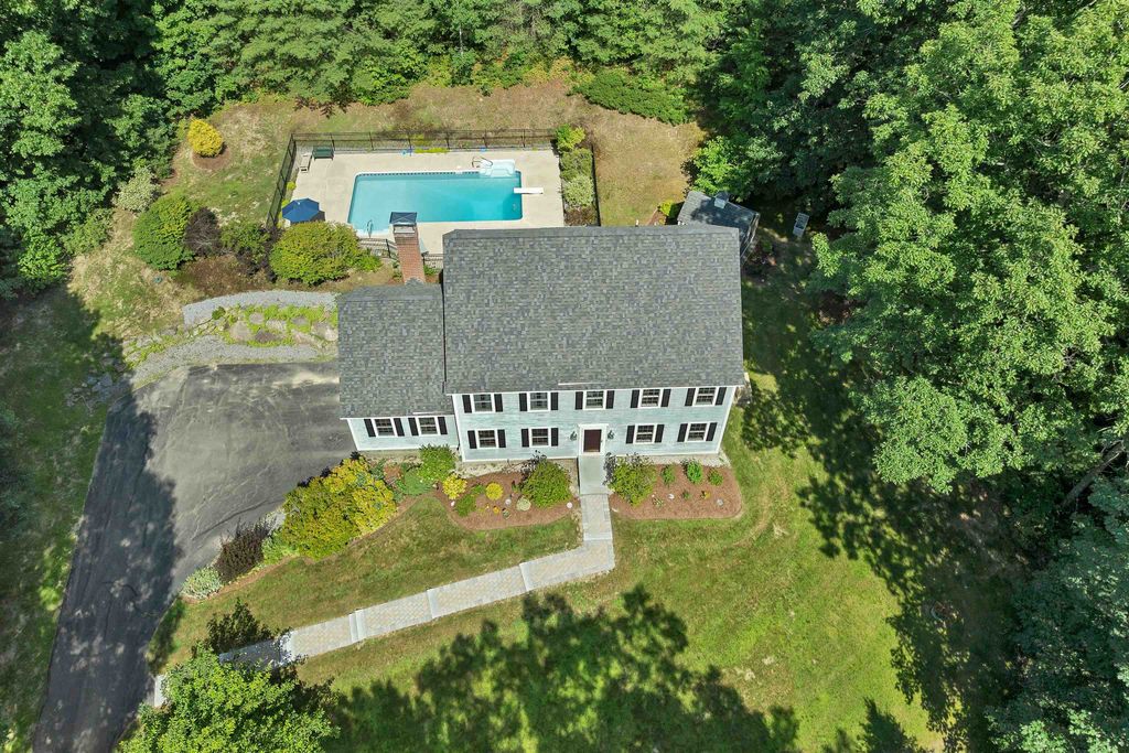 52 Riverdale Road, New Boston, NH 03070