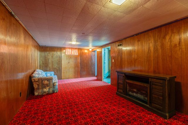 905 Windsor Drive, Salina, KS 67401