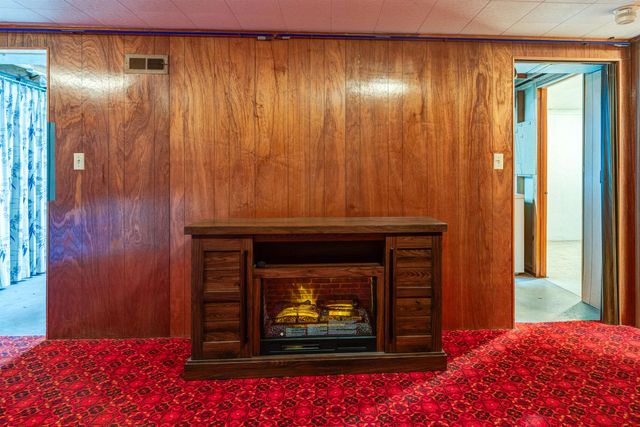 905 Windsor Drive, Salina, KS 67401