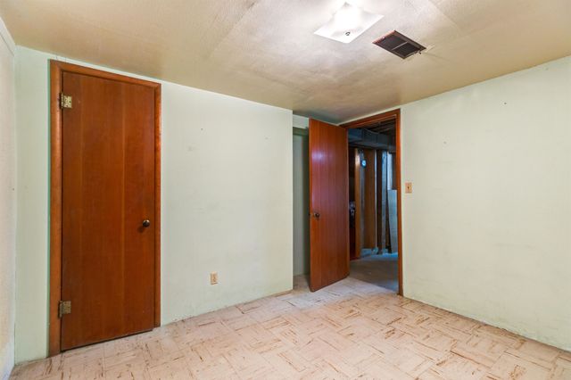 905 Windsor Drive, Salina, KS 67401