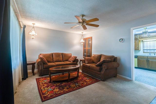 905 Windsor Drive, Salina, KS 67401