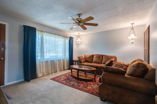 905 Windsor Drive, Salina, KS 67401