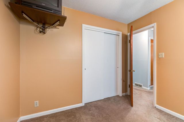 905 Windsor Drive, Salina, KS 67401