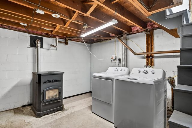 46 Kenwood St, Greenfield, MA 01301