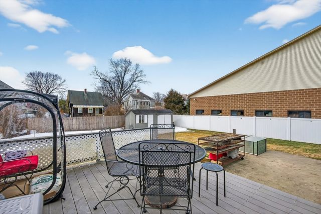 46 Kenwood St, Greenfield, MA 01301