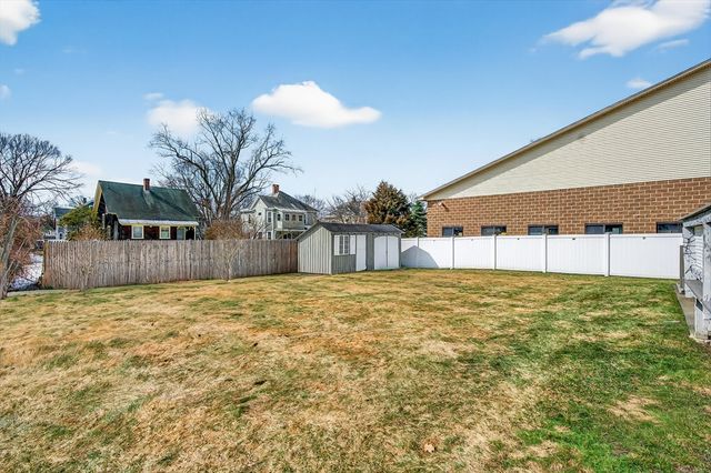 46 Kenwood St, Greenfield, MA 01301