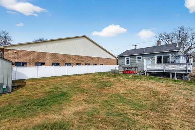 46 Kenwood St, Greenfield, MA 01301