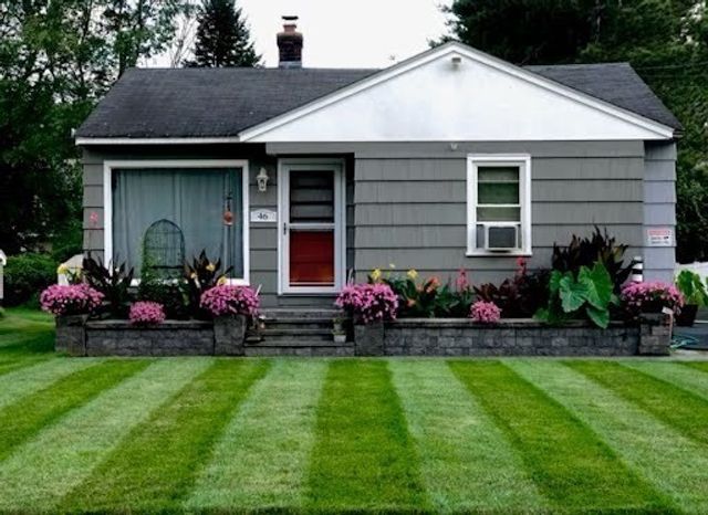 46 Kenwood St, Greenfield, MA 01301