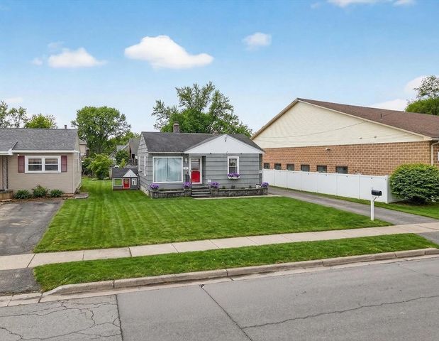 46 Kenwood St, Greenfield, MA 01301