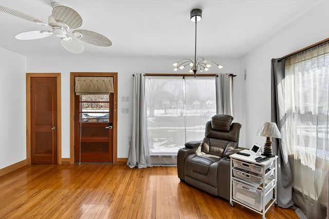 46 Kenwood St, Greenfield, MA 01301