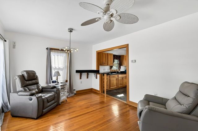 46 Kenwood St, Greenfield, MA 01301