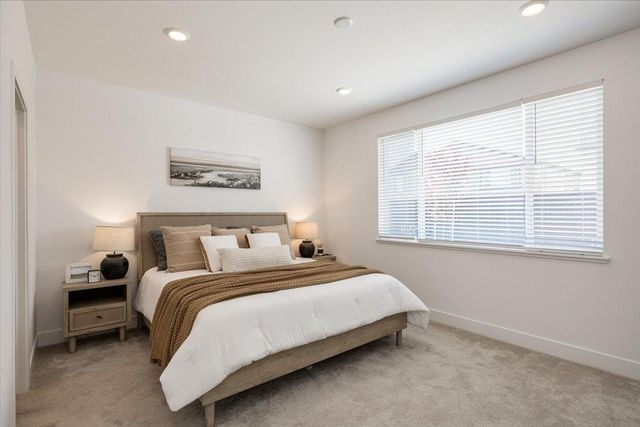 3363 Apollo Ct, Folsom, CA 95630