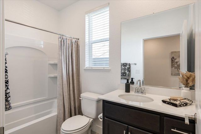 3363 Apollo Ct, Folsom, CA 95630