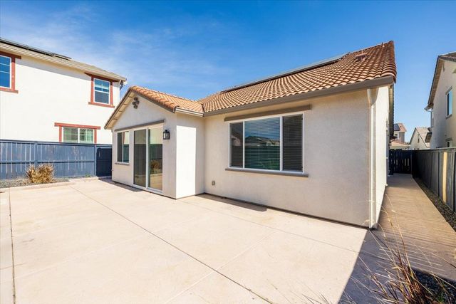 3363 Apollo Ct, Folsom, CA 95630