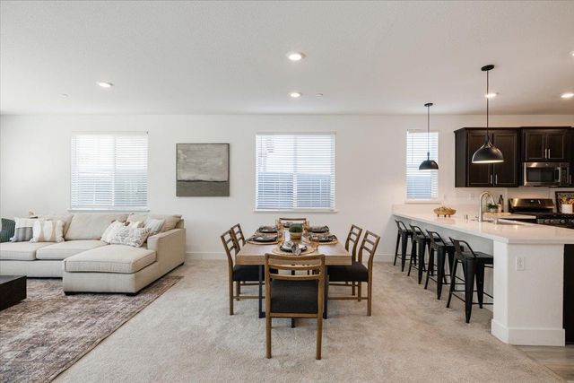 3363 Apollo Ct, Folsom, CA 95630