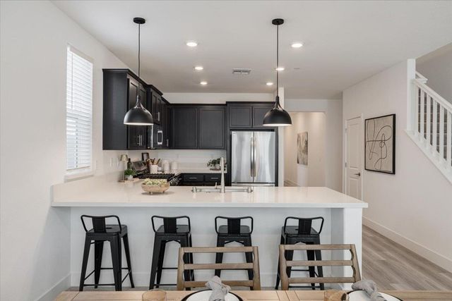 3363 Apollo Ct, Folsom, CA 95630