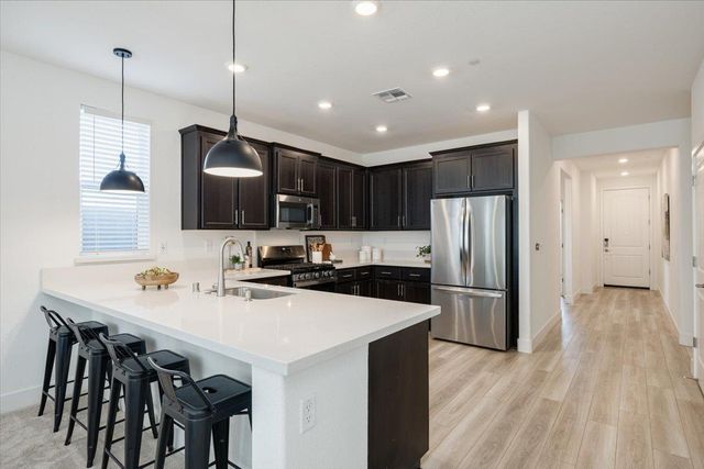 3363 Apollo Ct, Folsom, CA 95630