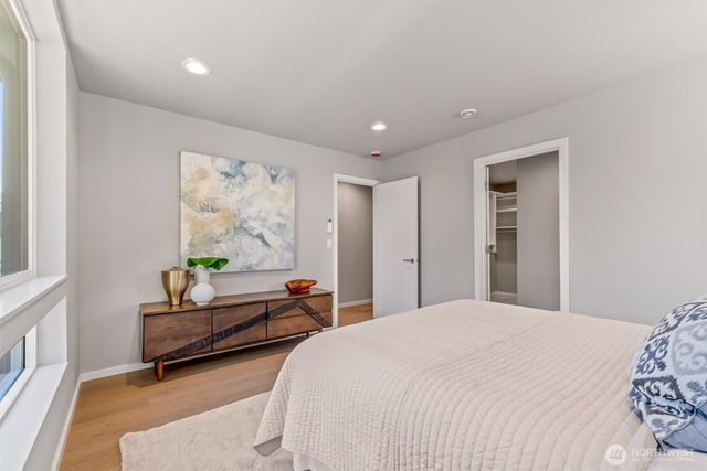 4460 Midvale Avenue N, Seattle, WA 98103