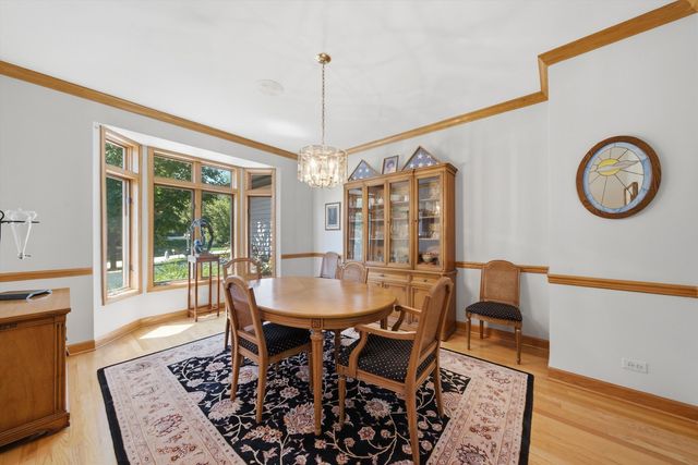 26165 N GREENBRIAR Court, Lake Barrington, IL 60084