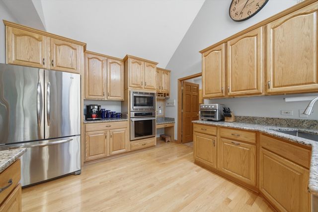 26165 N GREENBRIAR Court, Lake Barrington, IL 60084