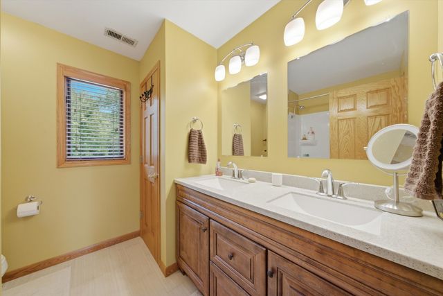 26165 N GREENBRIAR Court, Lake Barrington, IL 60084