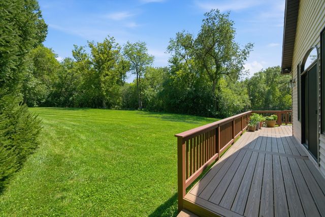 26165 N GREENBRIAR Court, Lake Barrington, IL 60084