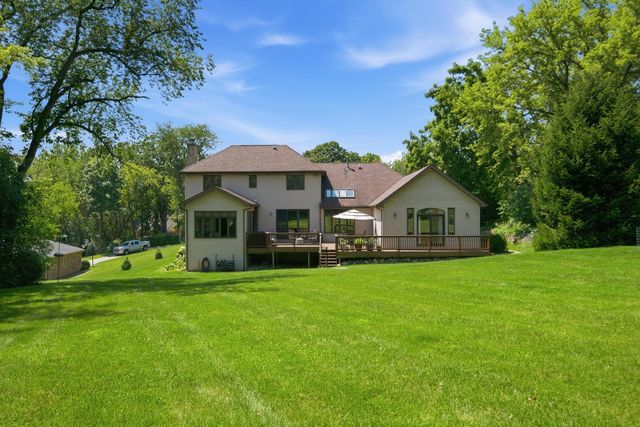 26165 N GREENBRIAR Court, Lake Barrington, IL 60084
