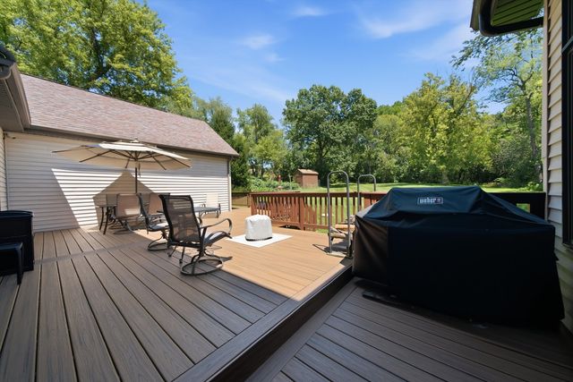 26165 N GREENBRIAR Court, Lake Barrington, IL 60084