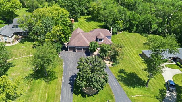 26165 N GREENBRIAR Court, Lake Barrington, IL 60084