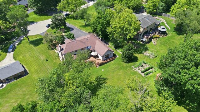 26165 N GREENBRIAR Court, Lake Barrington, IL 60084