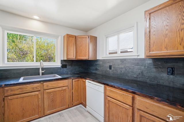 415 Theodore Drive, Monroe, MI 48162