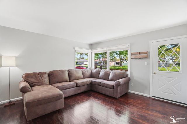 415 Theodore Drive, Monroe, MI 48162