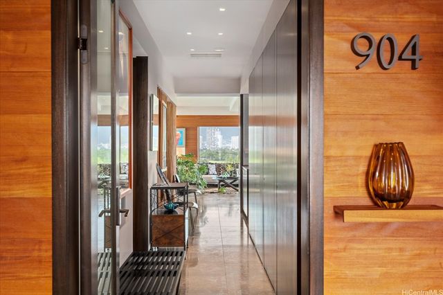 2979 Kalakaua Avenue 904, Honolulu, HI 96815